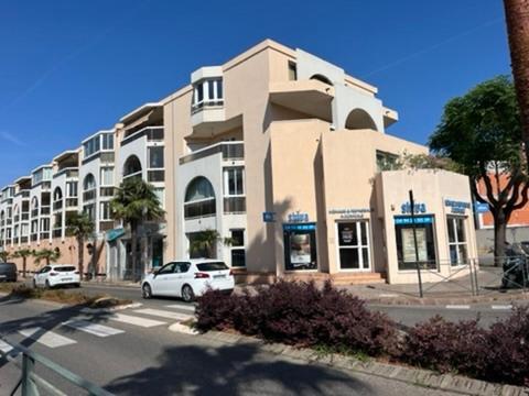 T2! 3 Ou 4 Personnes Centre Ville Neuf Avec Garage Санарі-сюр-Мер Екстер'єр фото