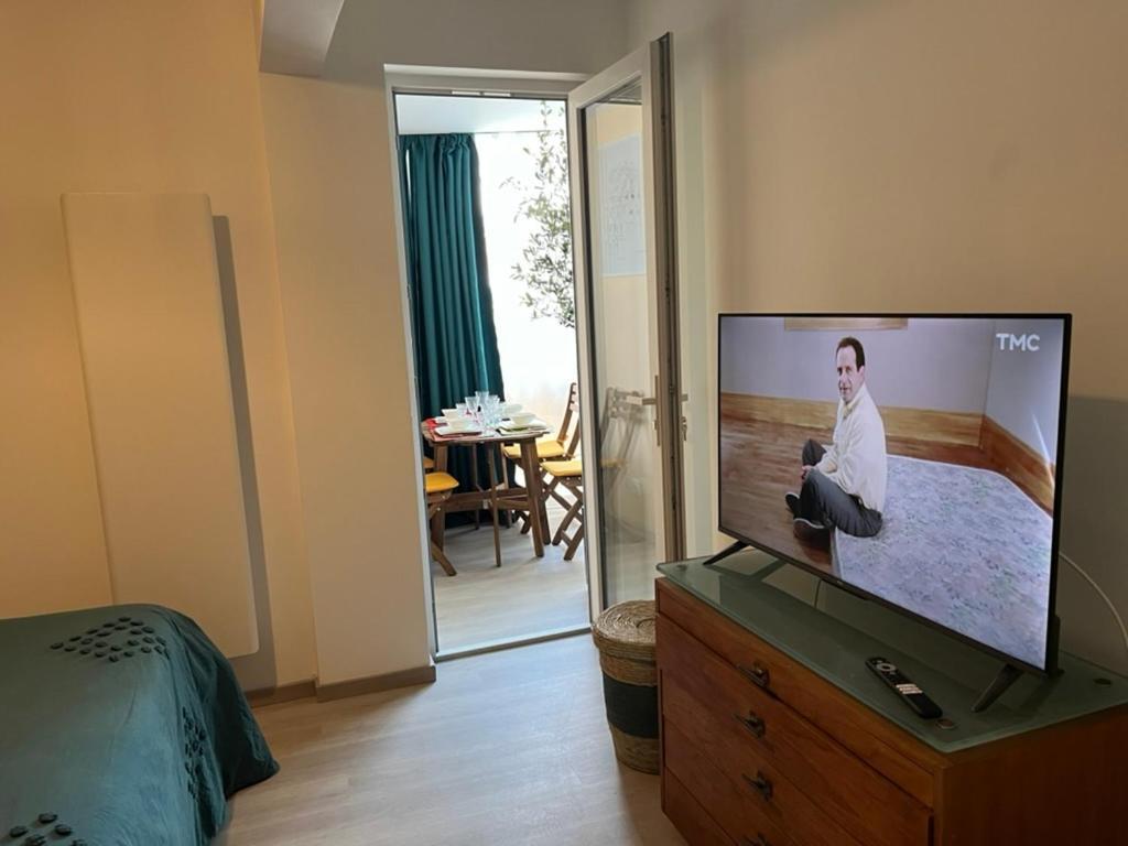 T2! 3 Ou 4 Personnes Centre Ville Neuf Avec Garage Санарі-сюр-Мер Екстер'єр фото