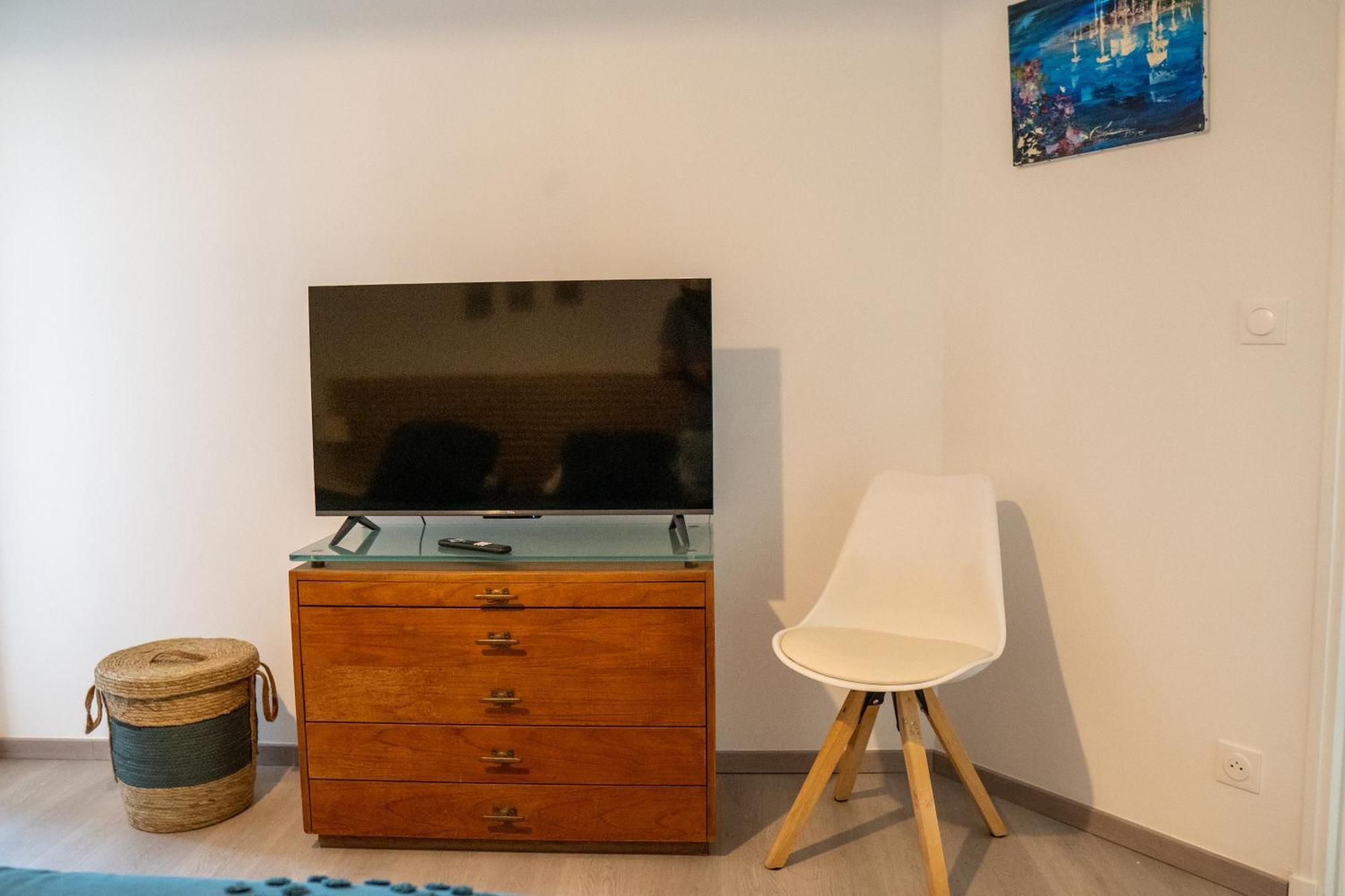 T2! 3 Ou 4 Personnes Centre Ville Neuf Avec Garage Санарі-сюр-Мер Екстер'єр фото
