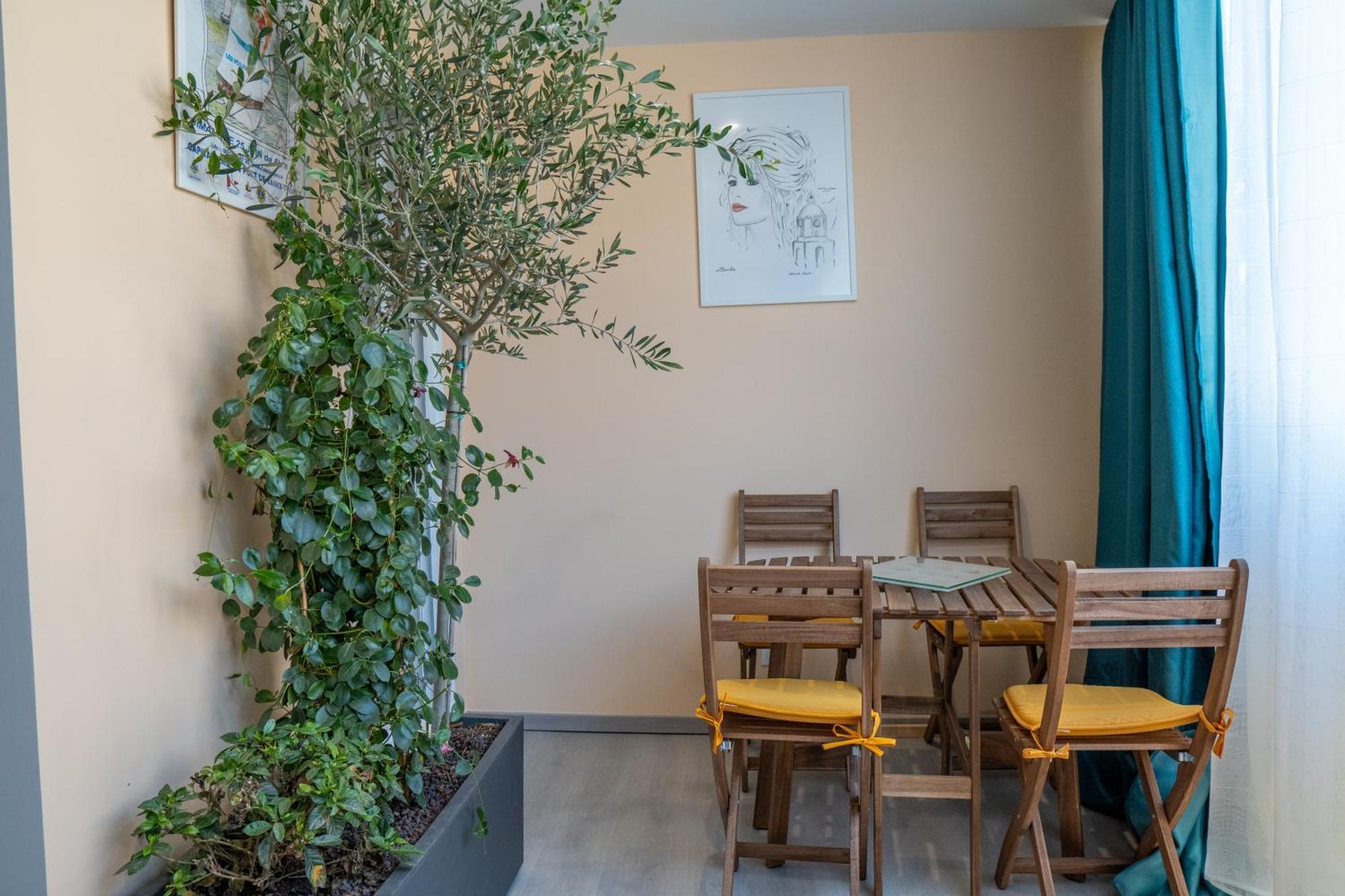 T2! 3 Ou 4 Personnes Centre Ville Neuf Avec Garage Санарі-сюр-Мер Екстер'єр фото